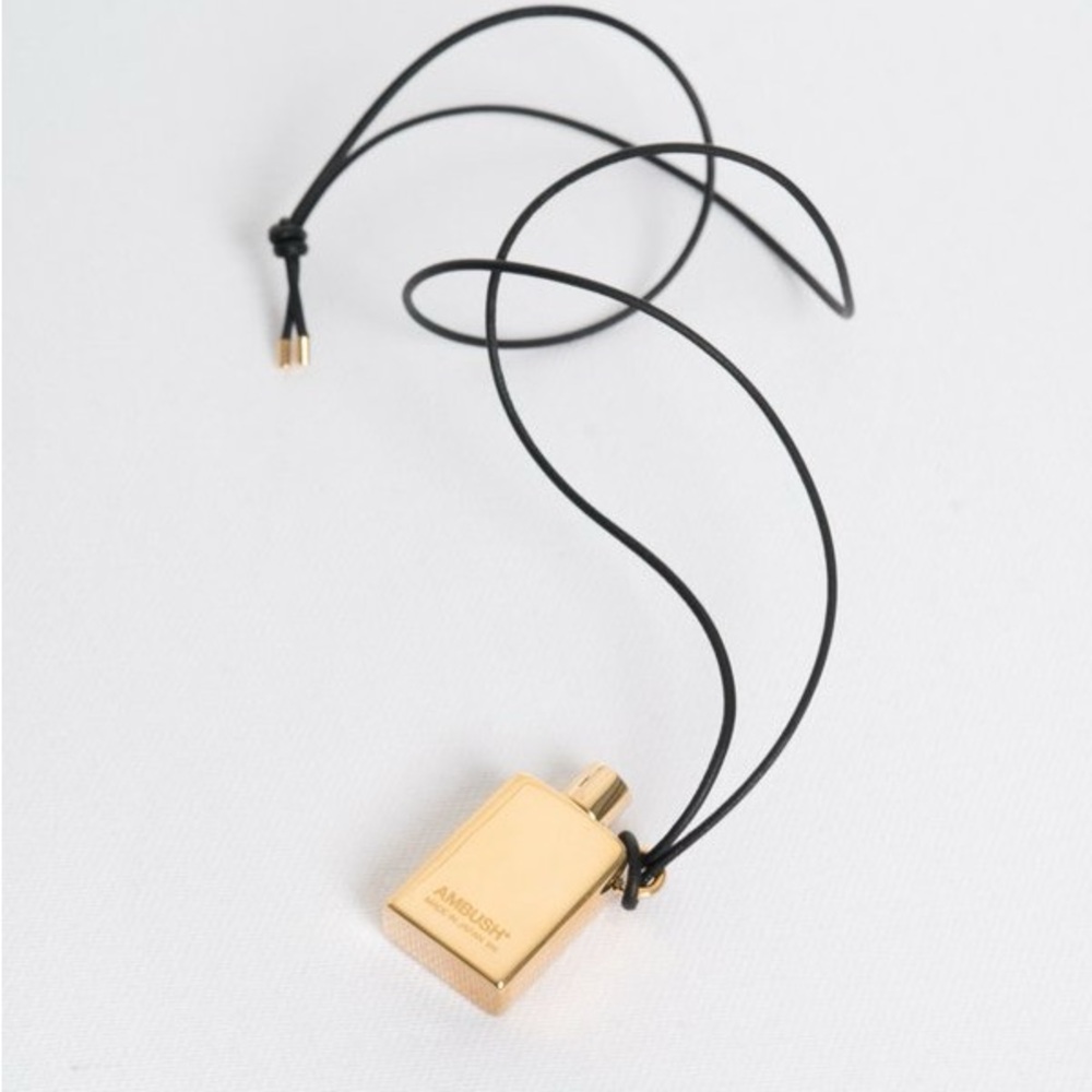 Ambush Gold Accessory with Pouch